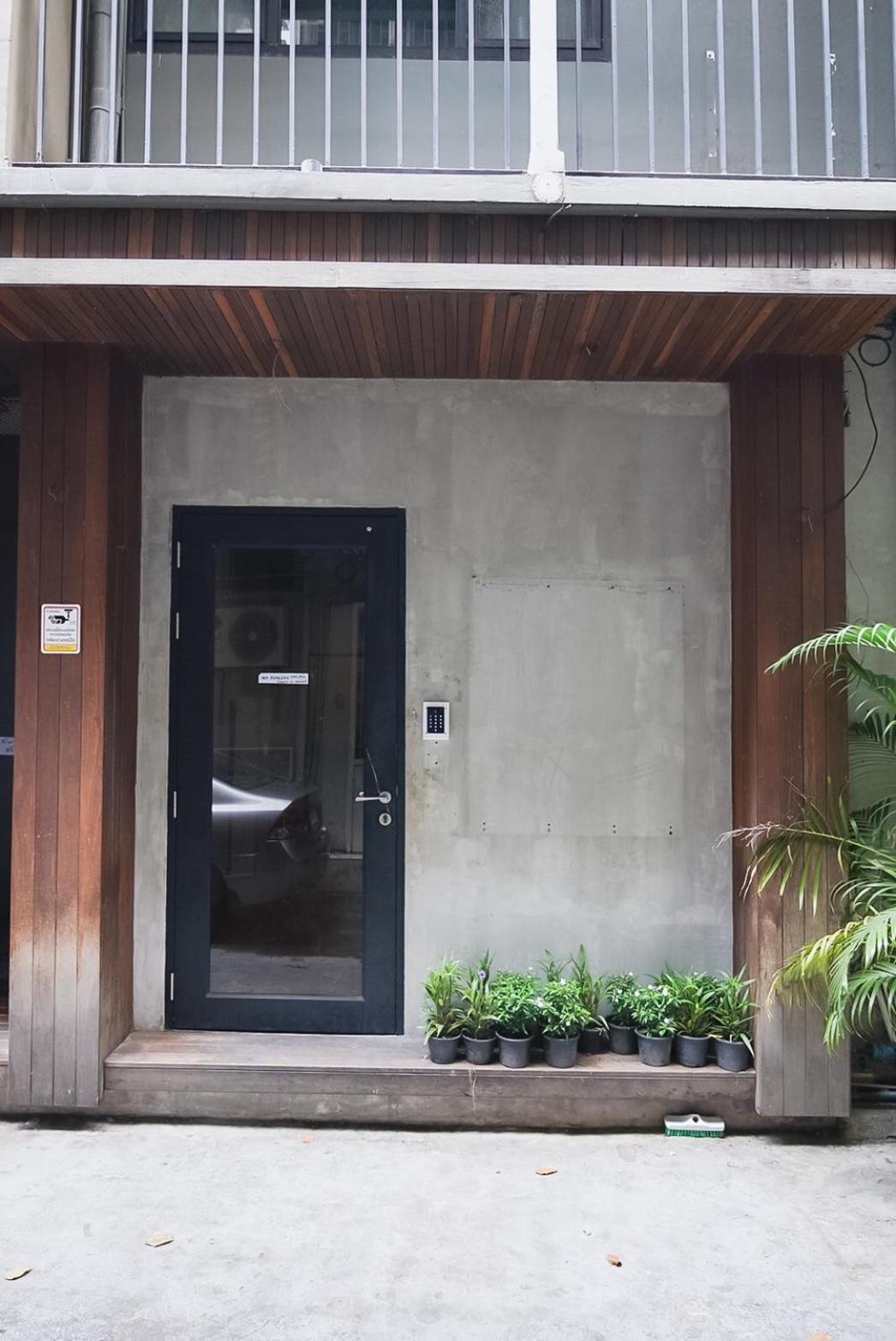 Z โกอินน์ สีลม - สถานีรถไฟฟ้าเซนต์หลุยส์ Go Inn Silom Bangkok Zewnętrze zdjęcie