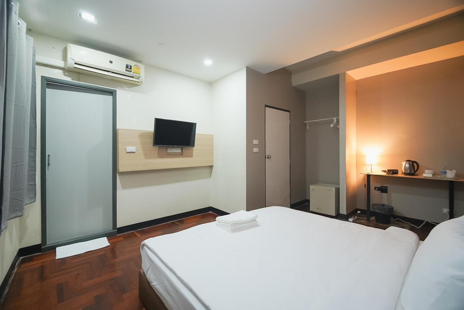 Z โกอินน์ สีลม - สถานีรถไฟฟ้าเซนต์หลุยส์ Go Inn Silom Bangkok Zewnętrze zdjęcie